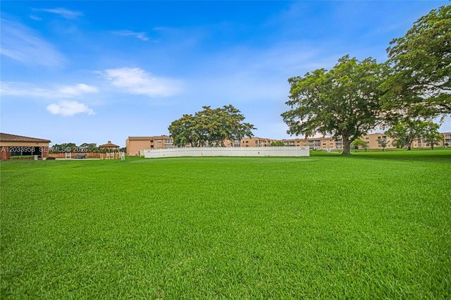 8951 Sunrise Lakes Blvd 301, Sunrise, FL 33322