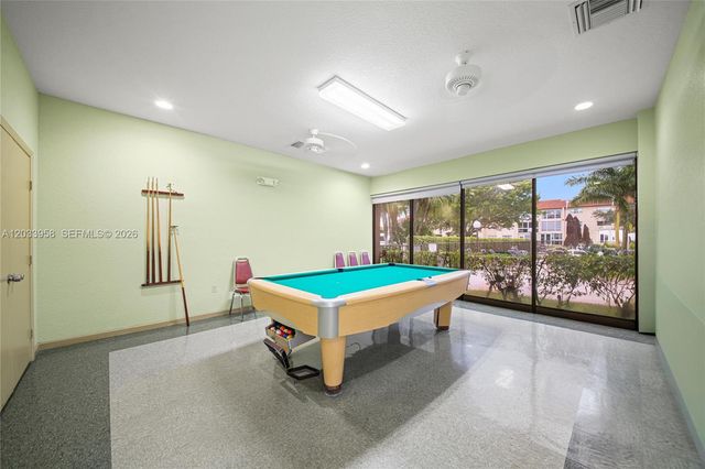 8951 Sunrise Lakes Blvd 301, Sunrise, FL 33322