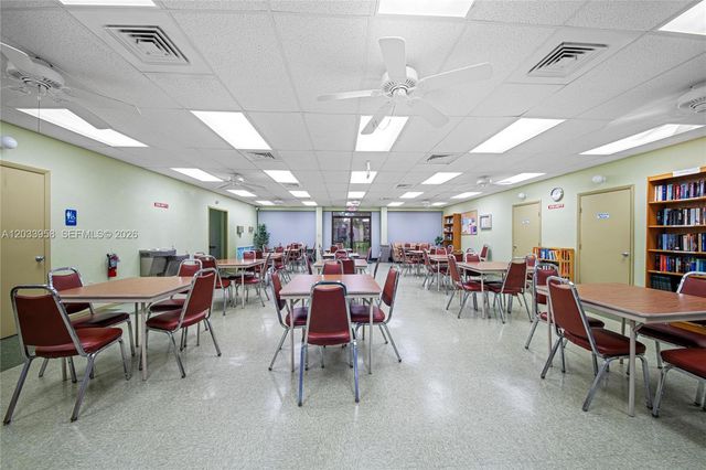 8951 Sunrise Lakes Blvd 301, Sunrise, FL 33322