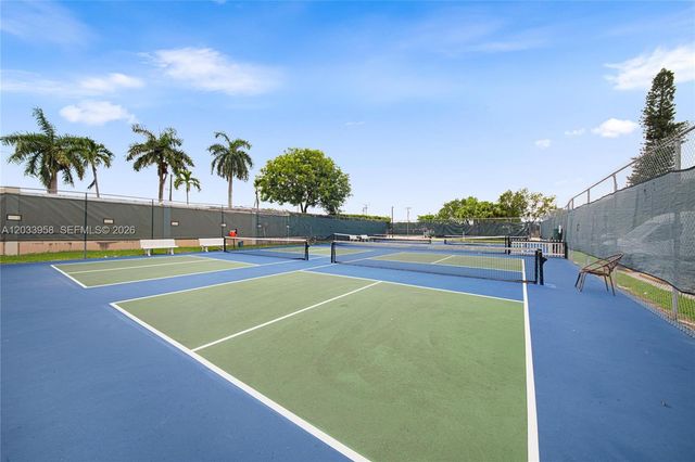 8951 Sunrise Lakes Blvd 301, Sunrise, FL 33322