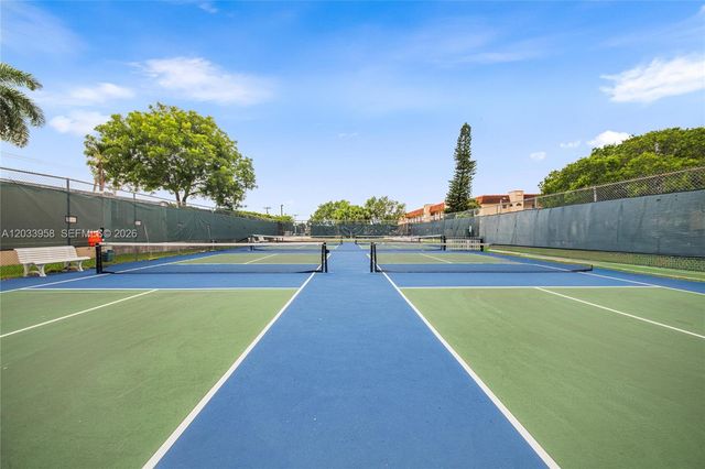 8951 Sunrise Lakes Blvd 301, Sunrise, FL 33322