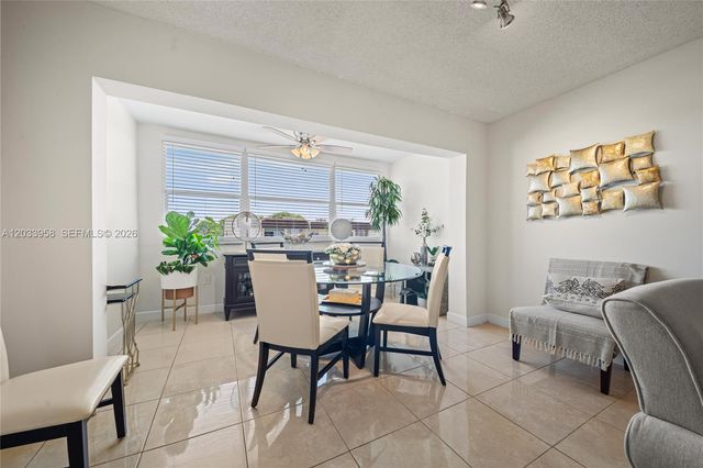 8951 Sunrise Lakes Blvd 301, Sunrise, FL 33322