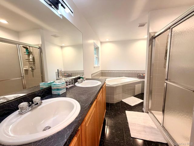 32 4th Avenue, Rocky Point, NY 11778