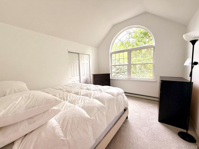 32 4th Avenue, Rocky Point, NY 11778
