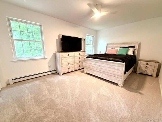 32 4th Avenue, Rocky Point, NY 11778