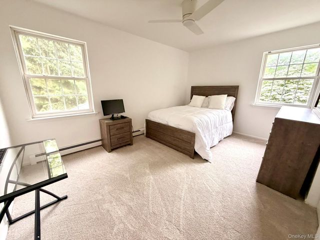 32 4th Avenue, Rocky Point, NY 11778
