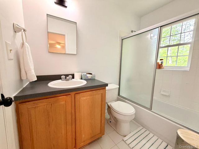 32 4th Avenue, Rocky Point, NY 11778