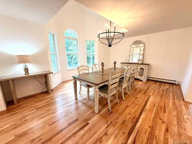 32 4th Avenue, Rocky Point, NY 11778