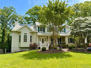 32 4th Avenue, Rocky Point, NY 11778