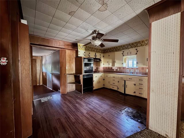 1211 Lindsey Street, Denton, TX 76205