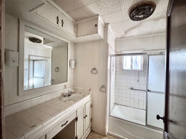 1211 Lindsey Street, Denton, TX 76205