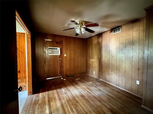 1211 Lindsey Street, Denton, TX 76205