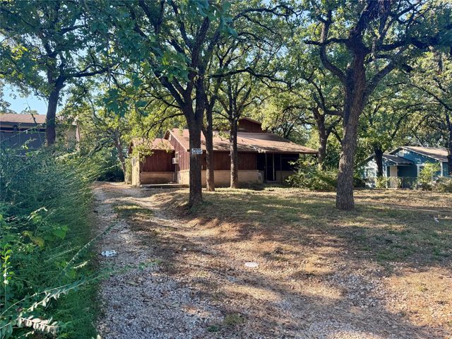 1211 Lindsey Street, Denton, TX 76205