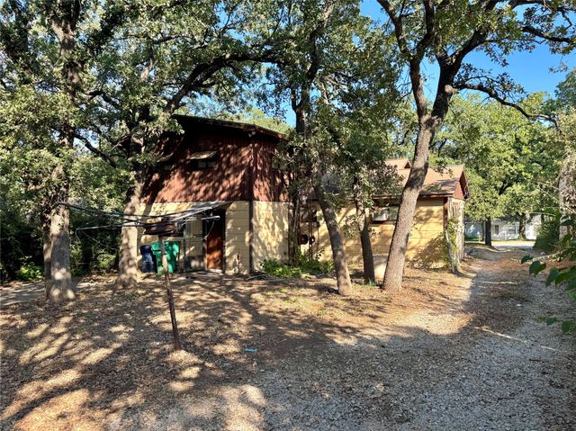 1211 Lindsey Street, Denton, TX 76205