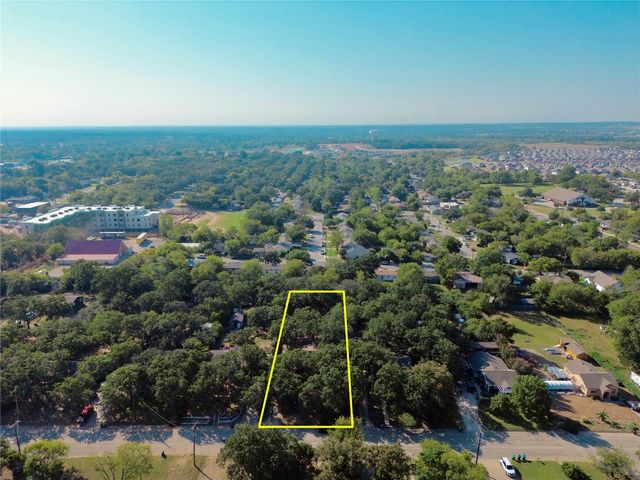 1211 Lindsey Street, Denton, TX 76205