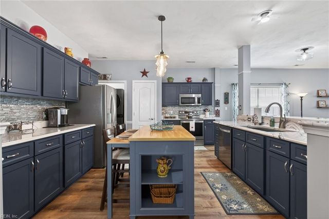 2881 Einstein DR, Virginia Beach, VA 23456