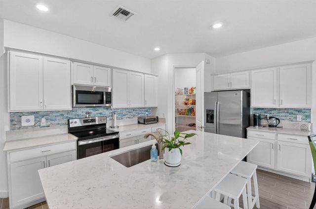 6026 Henderson Way, West Palm Beach, FL 33415