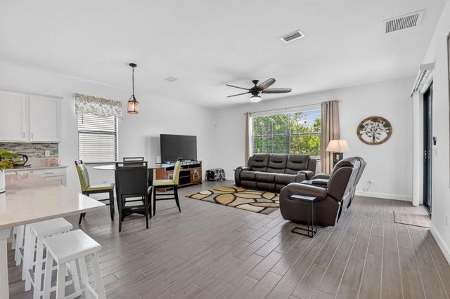 6026 Henderson Way, West Palm Beach, FL 33415