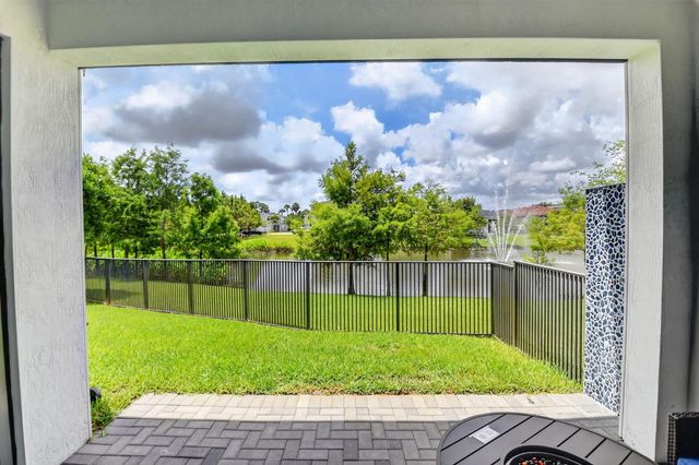 6026 Henderson Way, West Palm Beach, FL 33415
