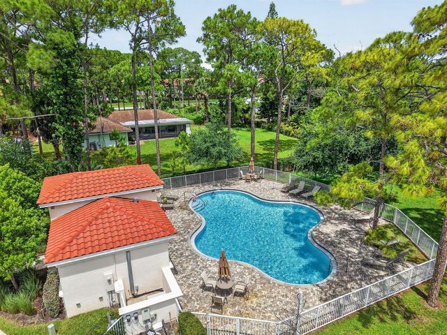 6026 Henderson Way, West Palm Beach, FL 33415