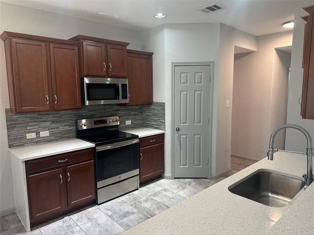 2234 Bentwood DR, New Braunfels, TX 78130