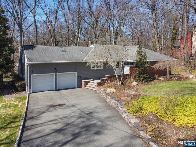 35 Brookview Terrace, Hillsdale, NJ 07642