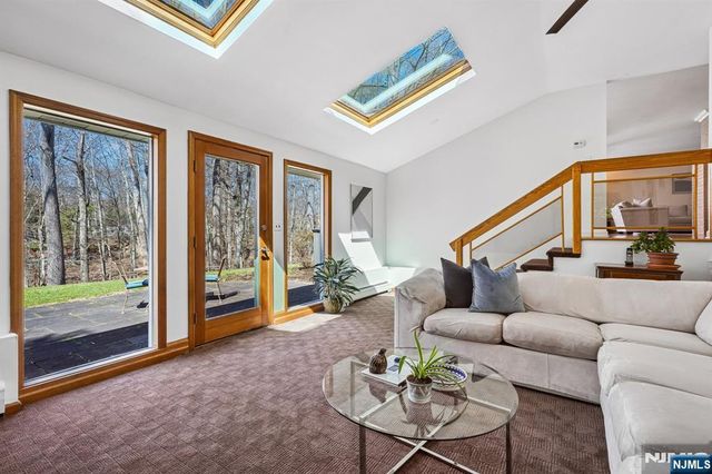 35 Brookview Terrace, Hillsdale, NJ 07642