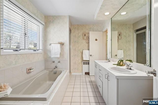 35 Brookview Terrace, Hillsdale, NJ 07642