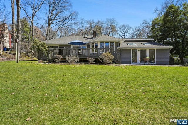 35 Brookview Terrace, Hillsdale, NJ 07642
