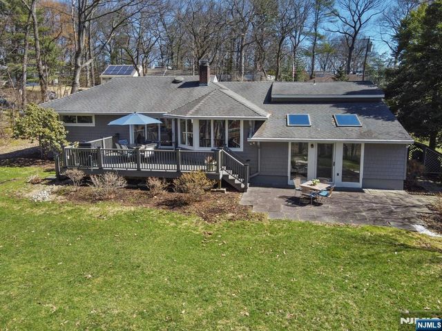 35 Brookview Terrace, Hillsdale, NJ 07642