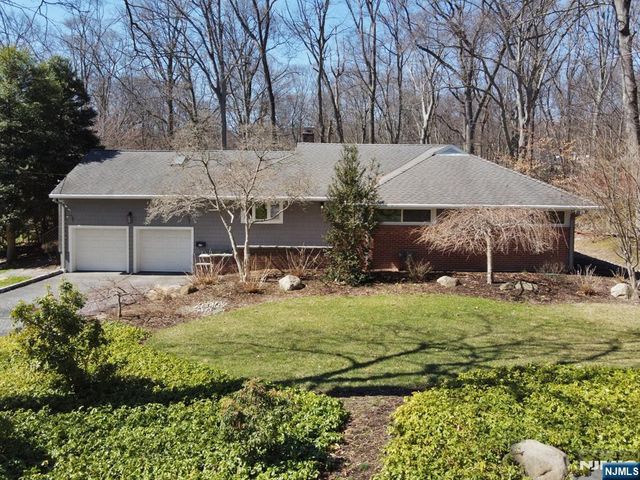 35 Brookview Terrace, Hillsdale, NJ 07642