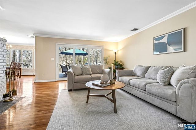 35 Brookview Terrace, Hillsdale, NJ 07642