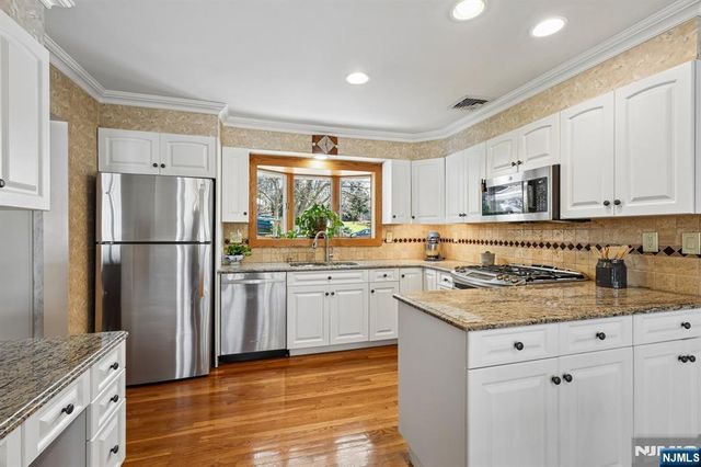 35 Brookview Terrace, Hillsdale, NJ 07642