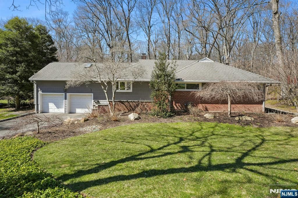 35 Brookview Terrace, Hillsdale, NJ 07642