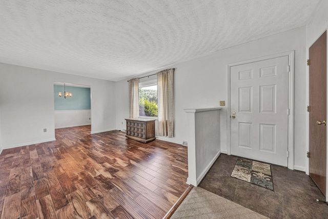 5543 Country LN, Roanoke, VA 24018