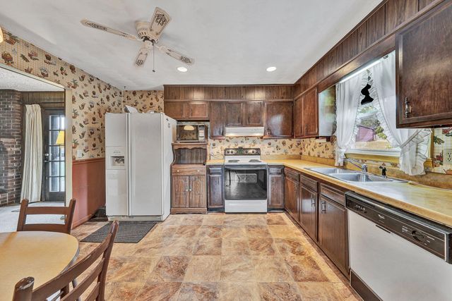5543 Country LN, Roanoke, VA 24018