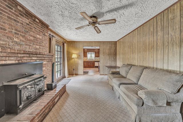 5543 Country LN, Roanoke, VA 24018