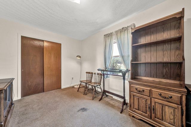 5543 Country LN, Roanoke, VA 24018
