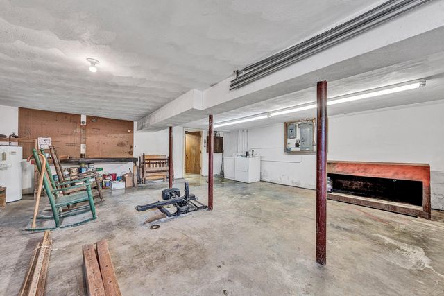 5543 Country LN, Roanoke, VA 24018