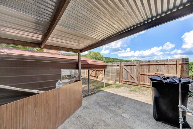 5543 Country LN, Roanoke, VA 24018