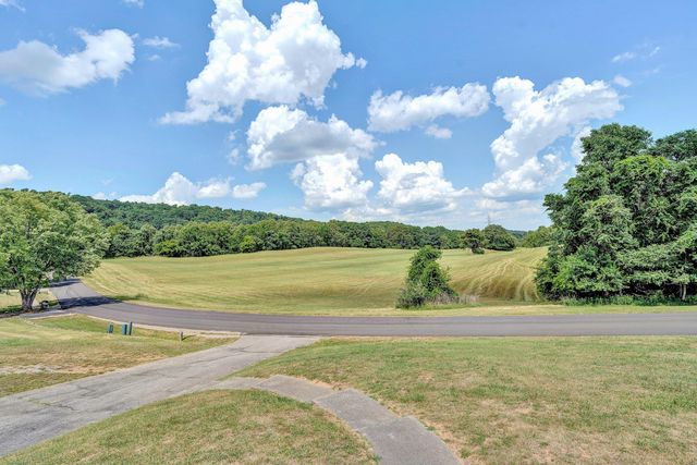 5543 Country LN, Roanoke, VA 24018