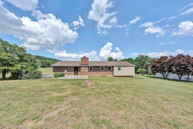 5543 Country LN, Roanoke, VA 24018