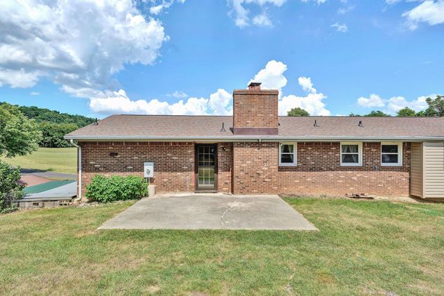 5543 Country LN, Roanoke, VA 24018