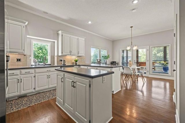 14421 Melrose Street, Overland Park, KS 66221