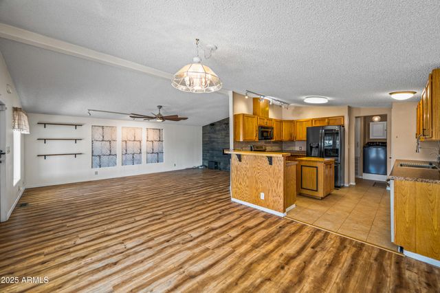 7642 E HOLMES Avenue, Mesa, AZ 85209