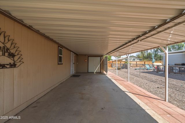 7642 E HOLMES Avenue, Mesa, AZ 85209