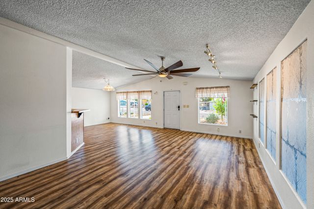 7642 E HOLMES Avenue, Mesa, AZ 85209