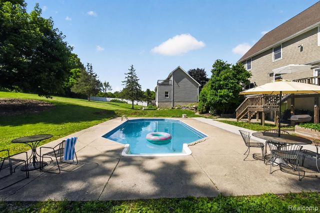 8114 Chilson Road, Pinckney, MI 48169