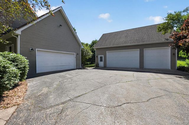 8114 Chilson Road, Pinckney, MI 48169