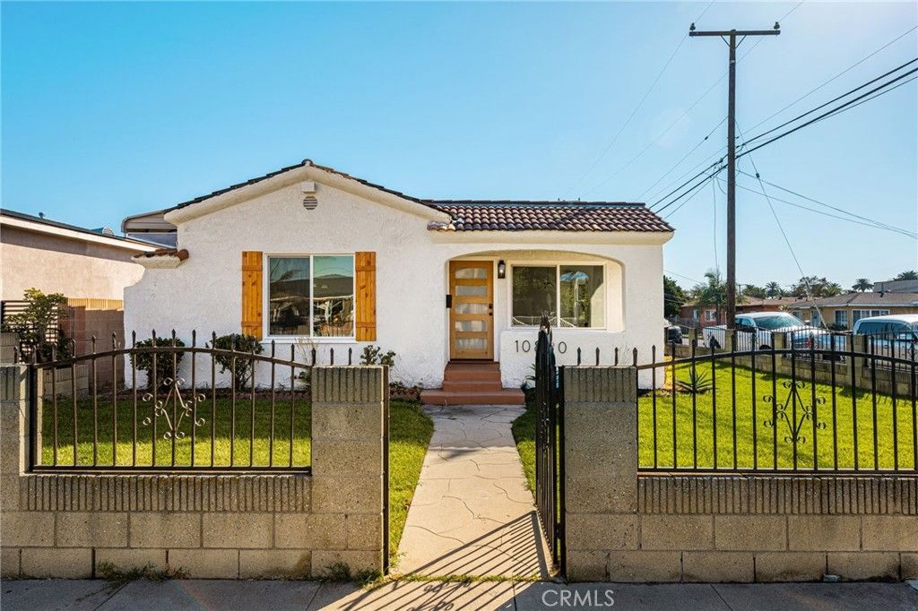 10820 Capistrano, Lynwood, CA 90262 — exterior